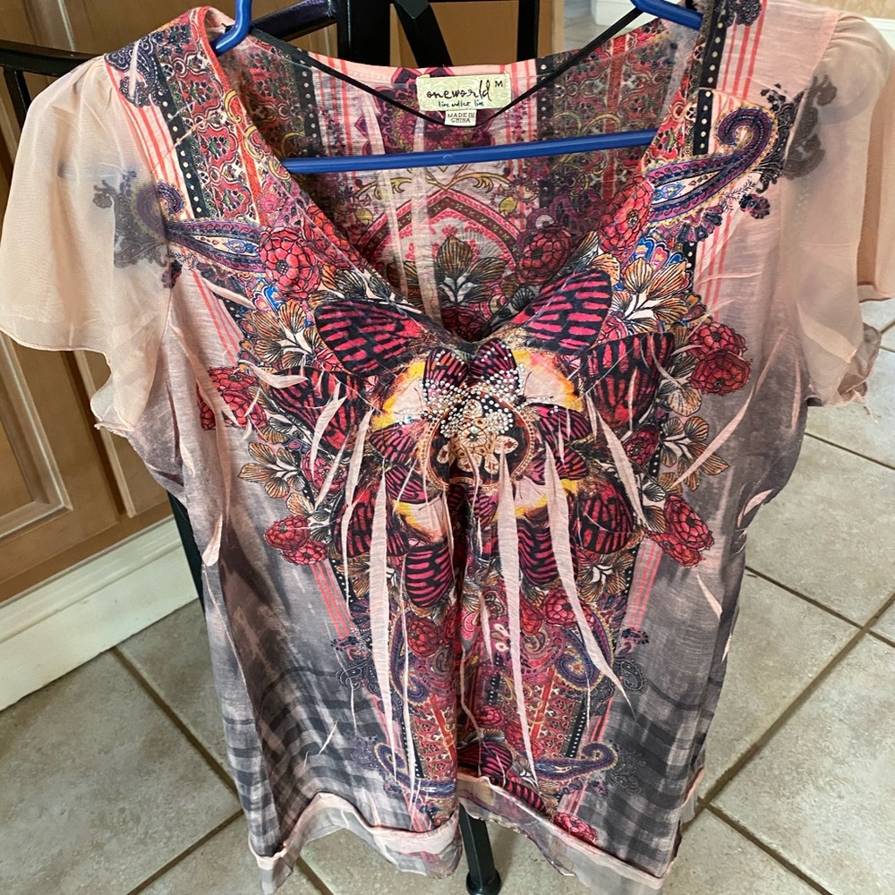 Short sleeved top